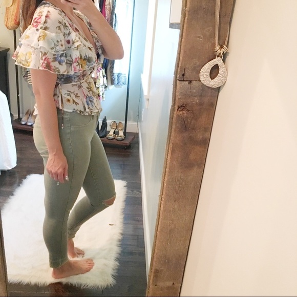 Forever 21 medium floral sheer ruffle wrap top - Picture 2 of 3